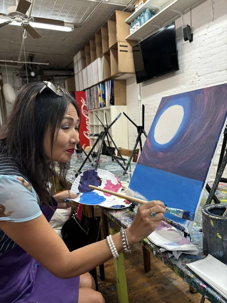 Painting Lounge image