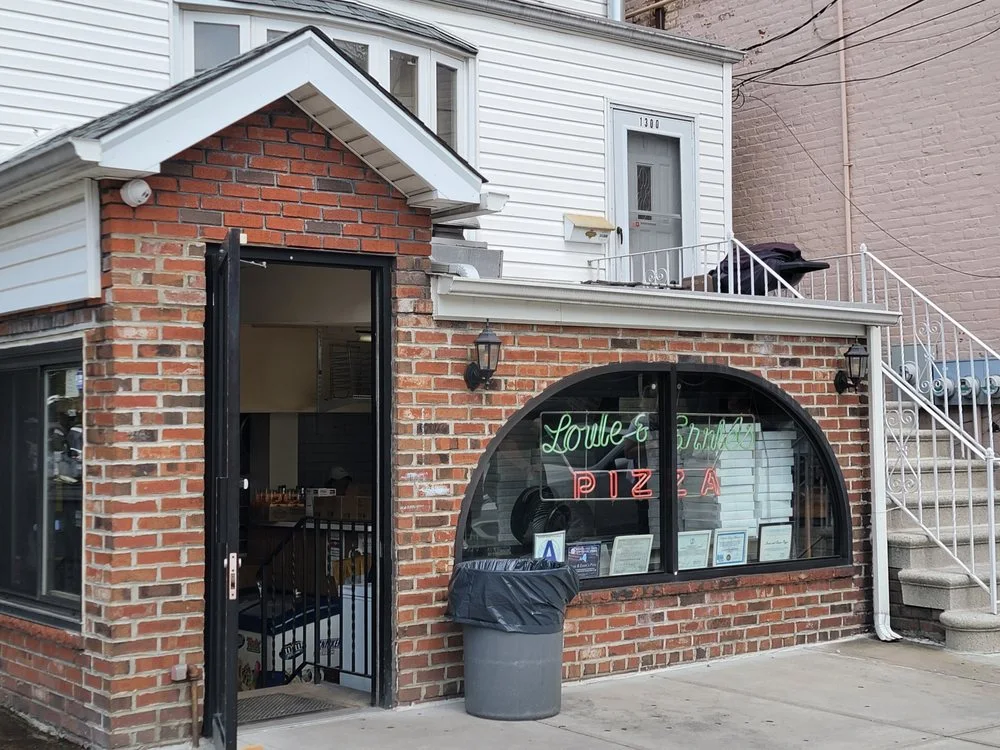 Scott's Pizza Tours image