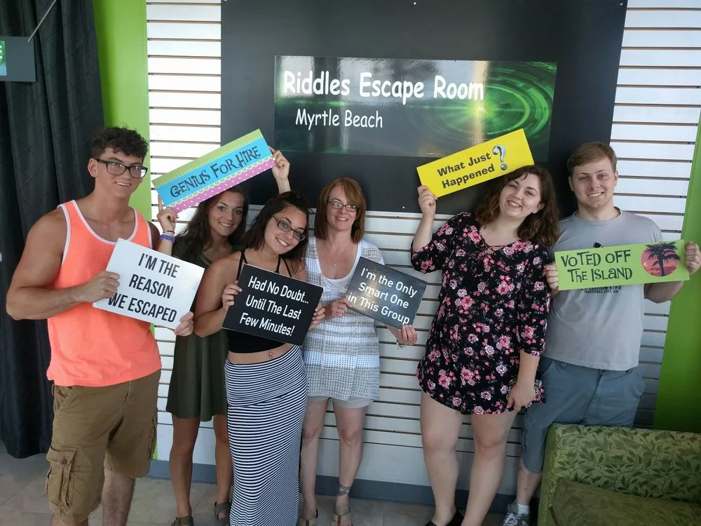Riddles Escape Room image
