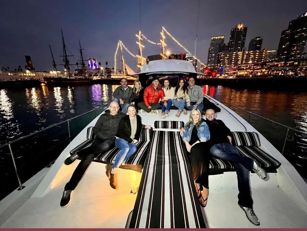 Champagne Yacht image