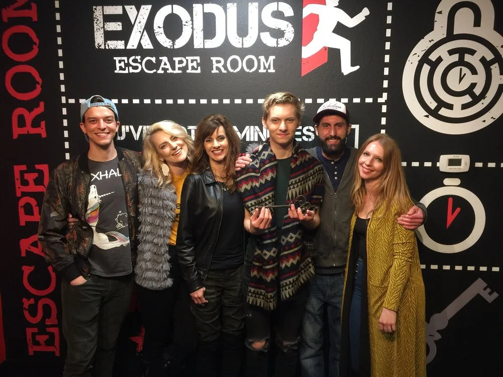 Escape Room 831 Wave image