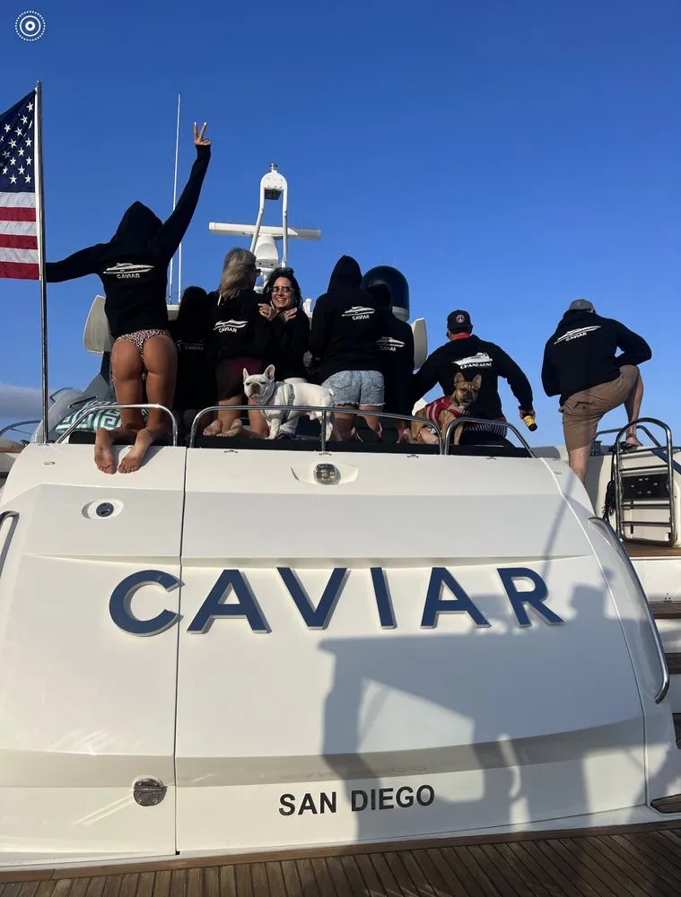 Champagne Yacht image