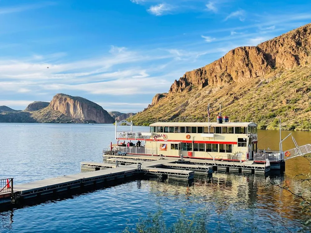 Dolly Steamboat image