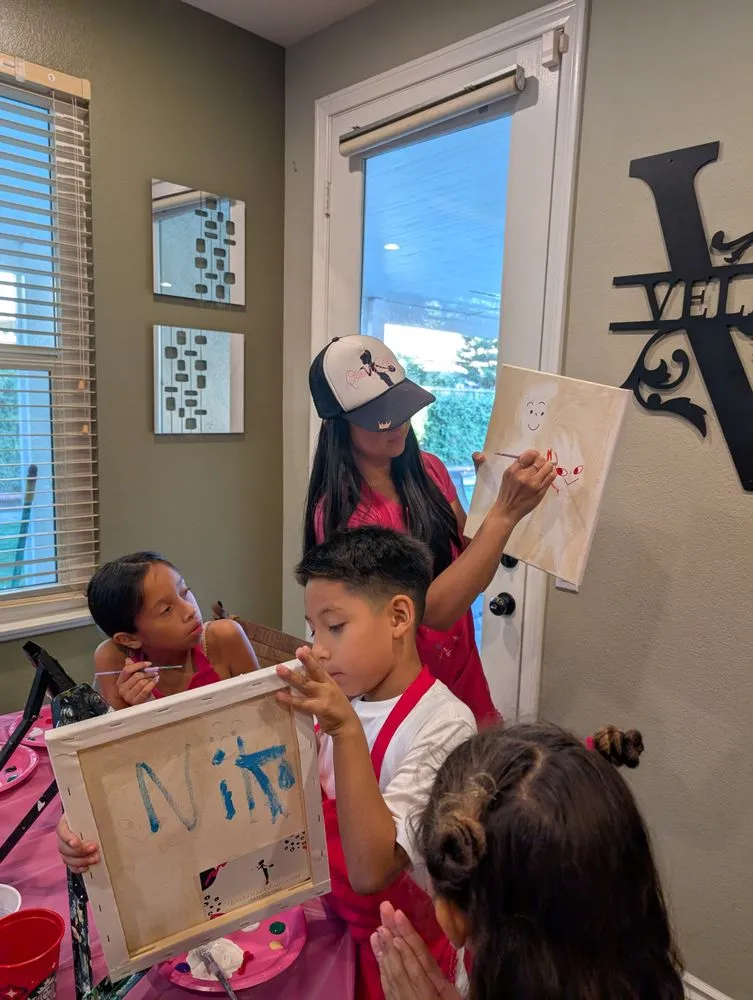 Queen of Arts Paint Parties image