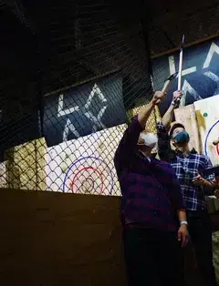 LA AX