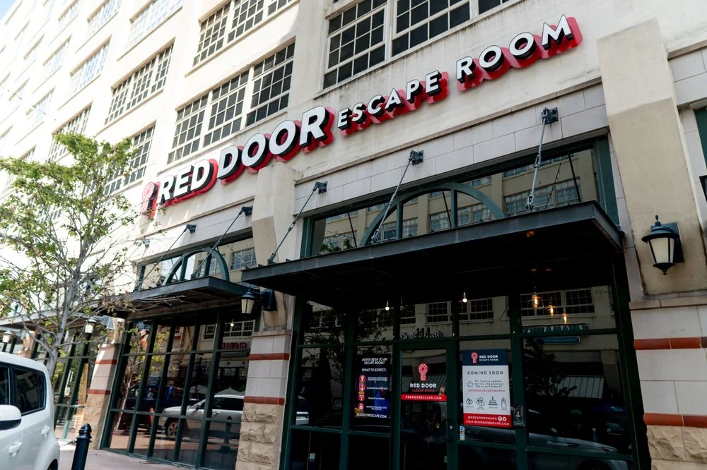 Red Door Escape Room logo