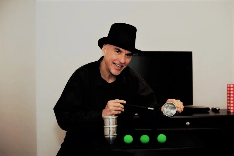 JULIUS MAGIC - Magician logo