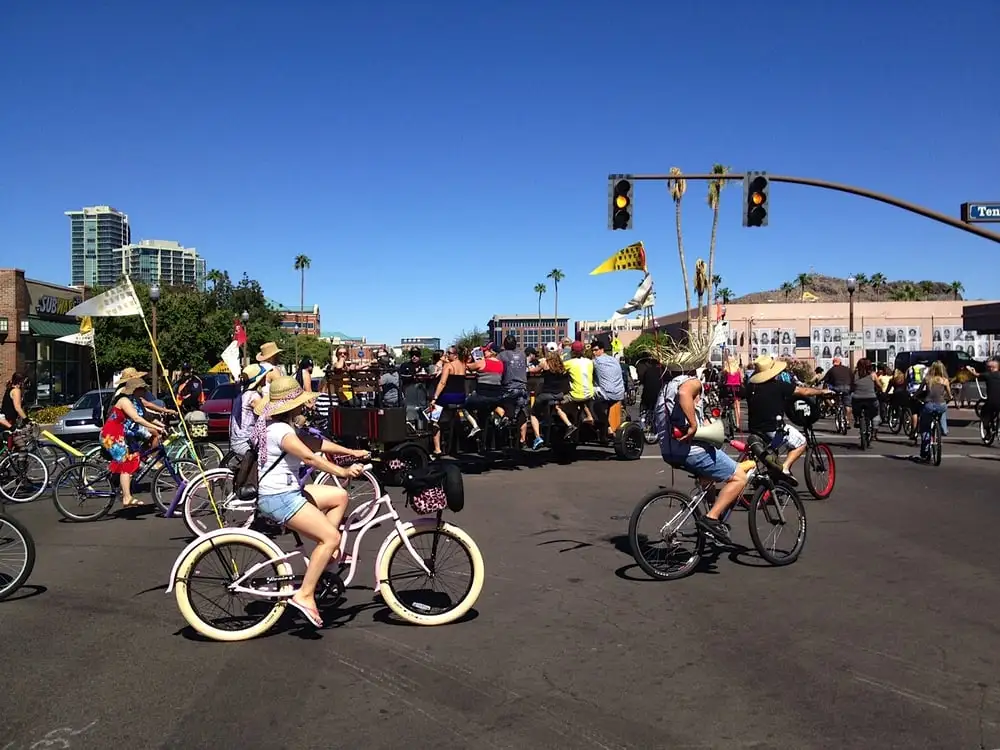 Tour De Tavern image