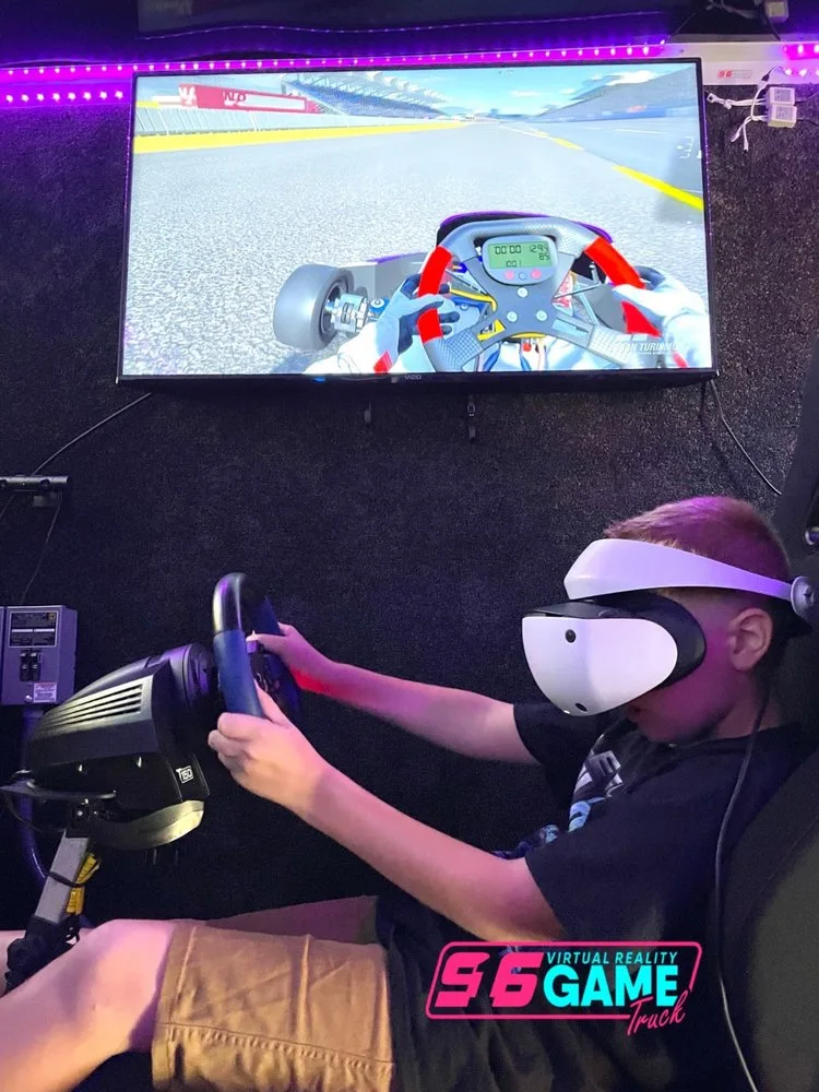 916 Virtual Reality Game Truck image