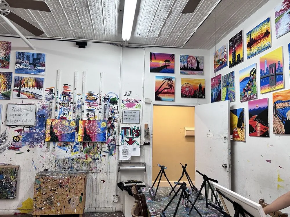 Painting Lounge image