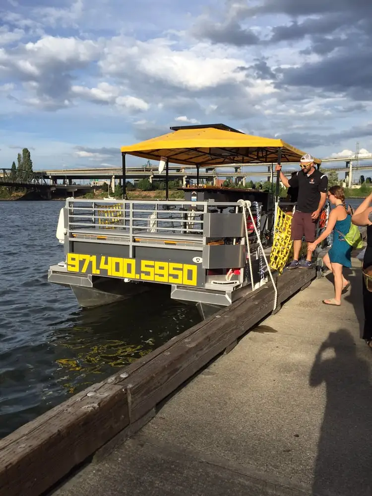 Trolley Pub - Portland image
