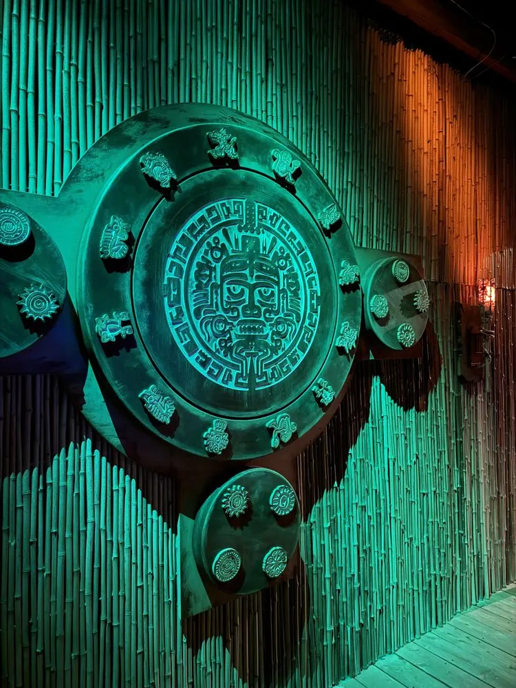 Lock Chicago Escape Rooms logo