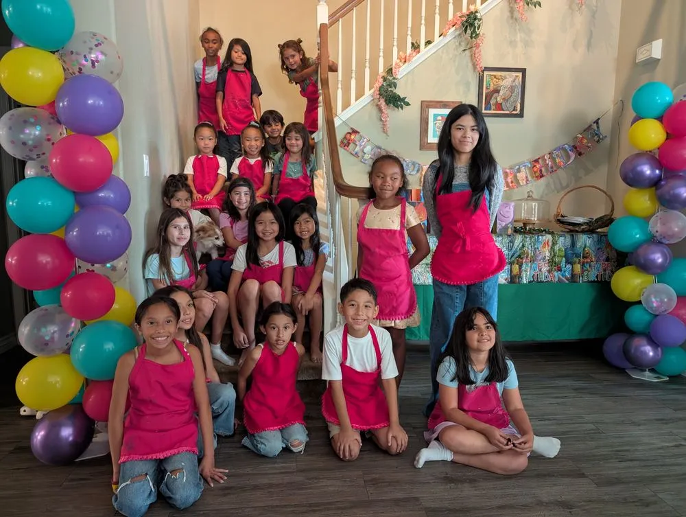 Queen of Arts Paint Parties image