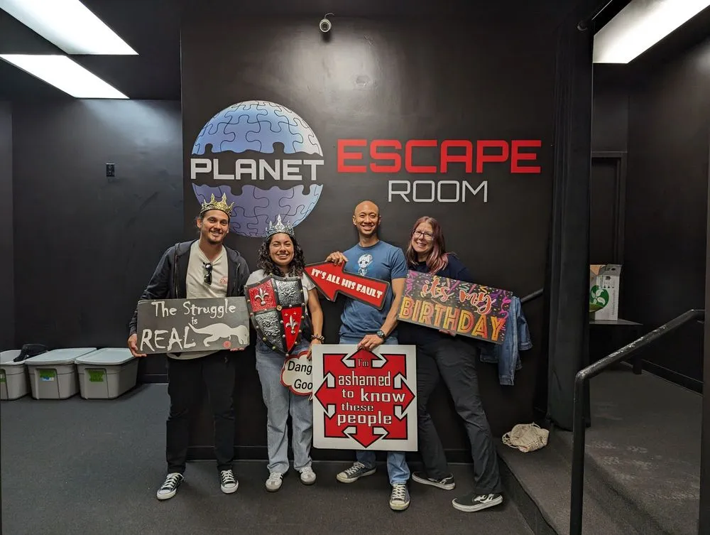 Planet Escape Room logo